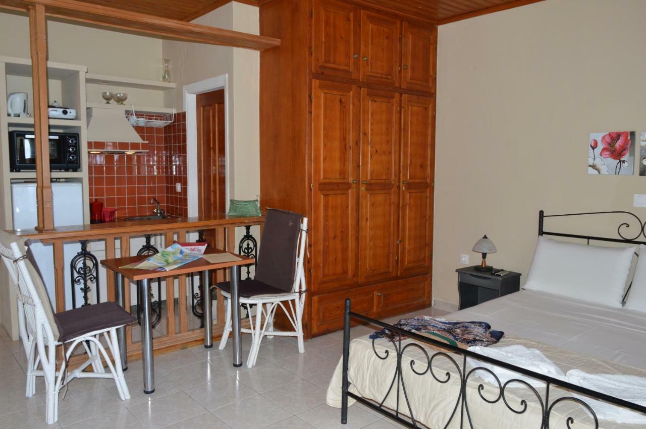 Vanessa Studios Poros  ภายนอก รูปภาพ