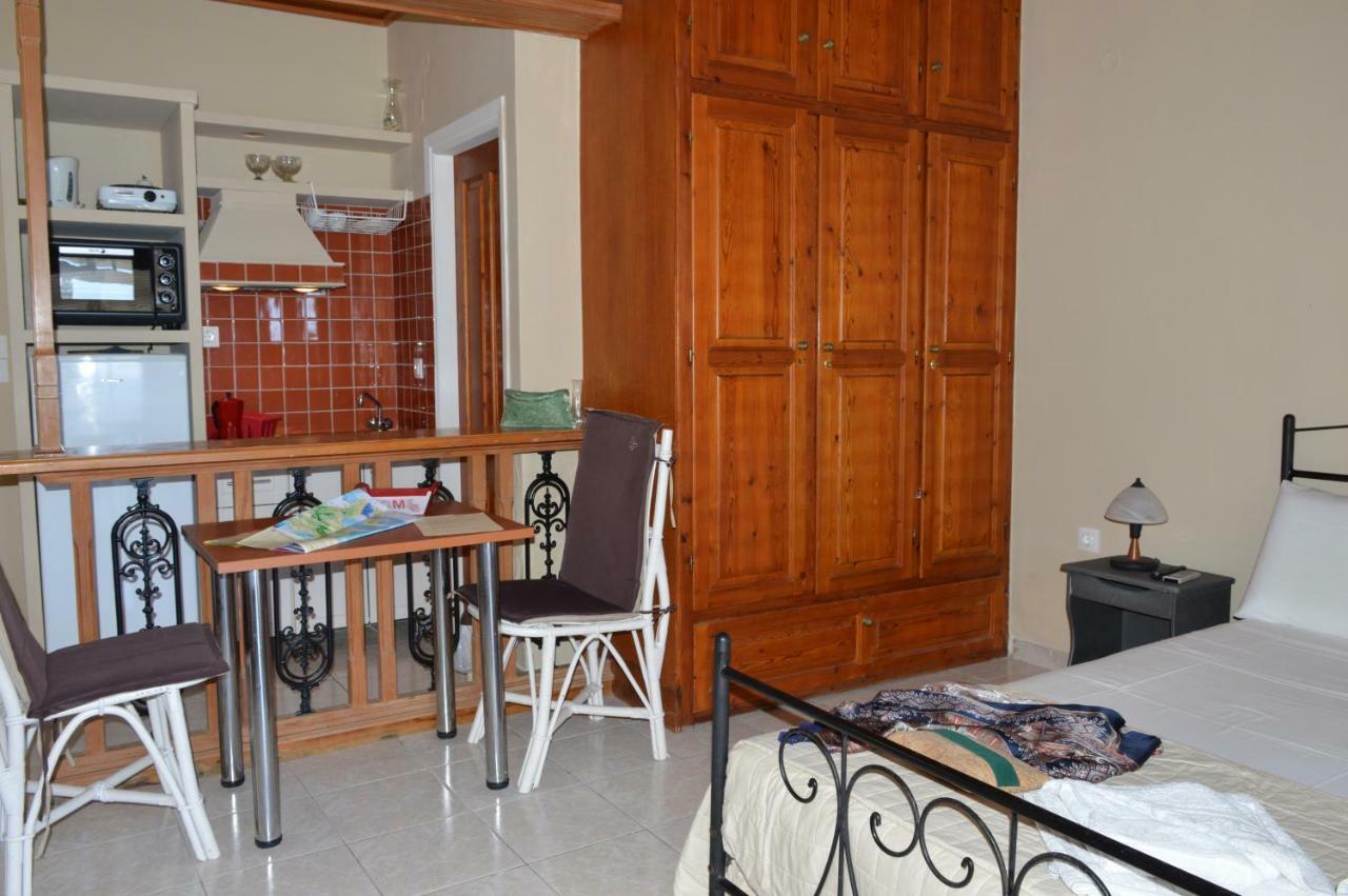 Vanessa Studios Poros  ภายนอก รูปภาพ